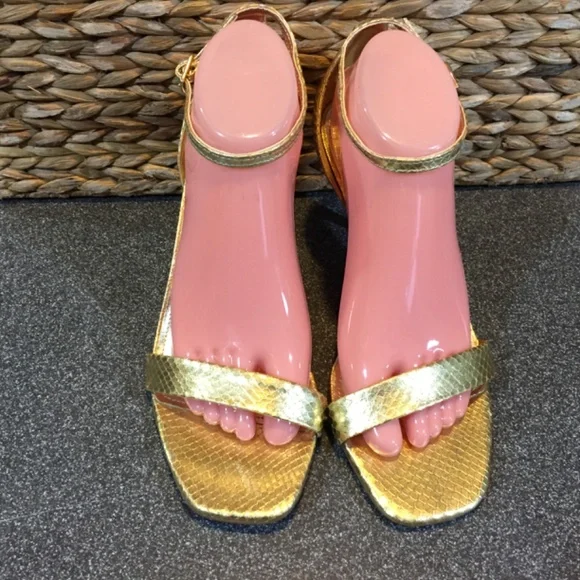Lilly Pulitzer Gold “Natalie” Heels - Picture 2 of 15